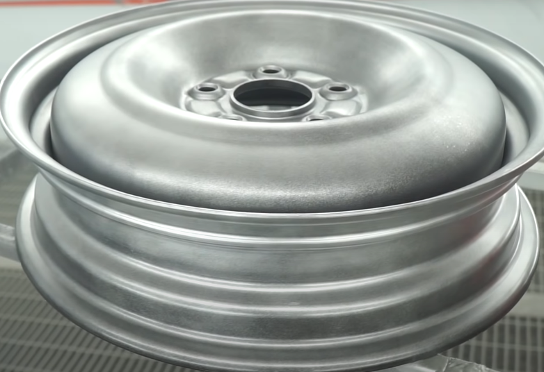 Красим диск баллончиком